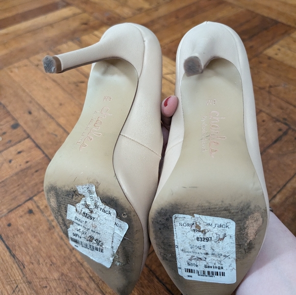 Cream heels, size 6M - Charles by Charles David - Picture 4 of 4